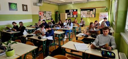 Gimnazija Ravne  (1)